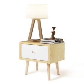 PUCHIKA Nachttisch aus Holz in heller Farbe